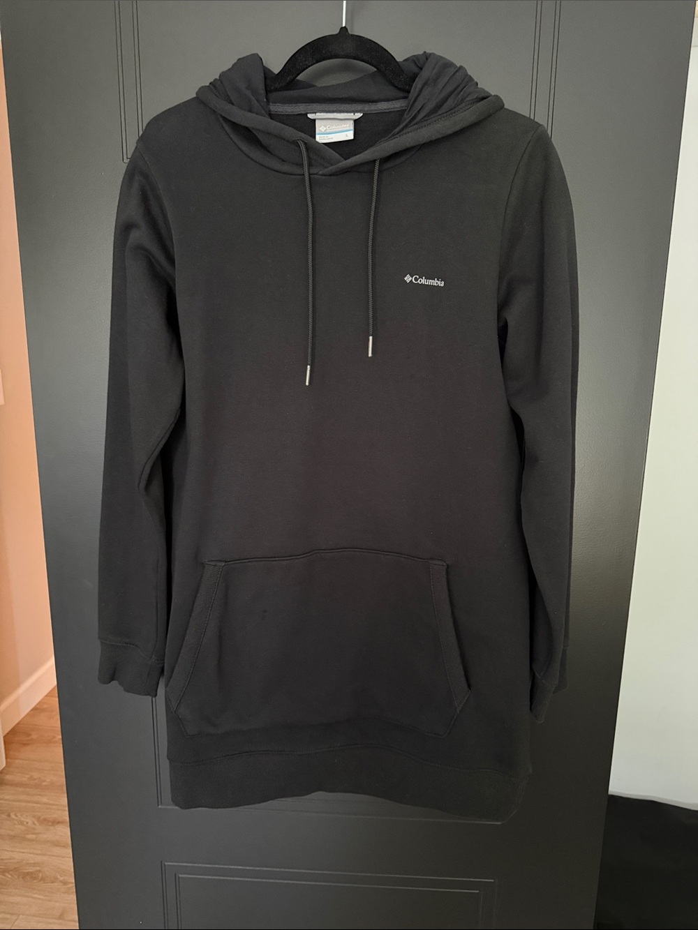 Columbia Women’s Black Crewneck Hoodie Sweatshirt dress.